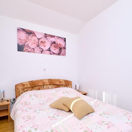 Apartments Vanda Mali Lošinj Dış mekan fotoğraf