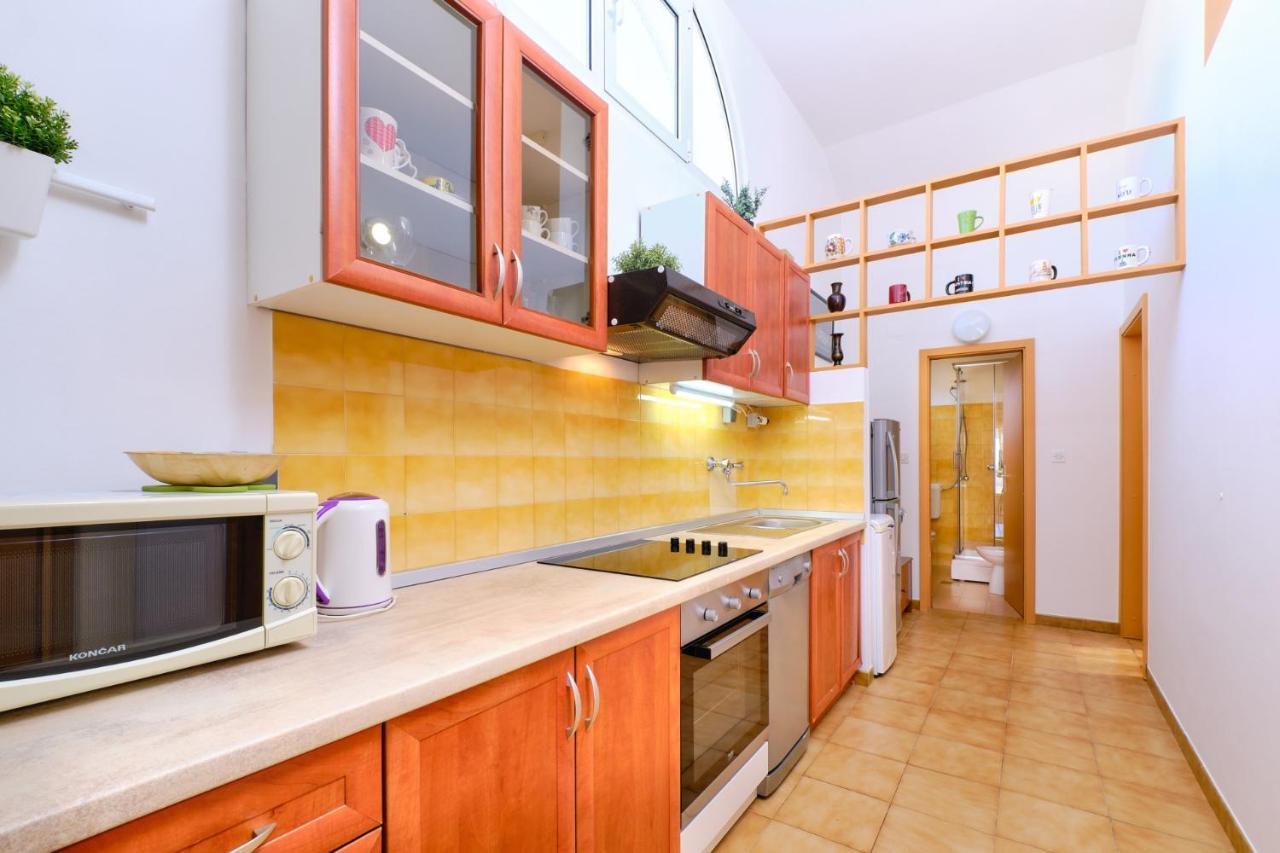 Apartments Vanda Mali Lošinj Dış mekan fotoğraf
