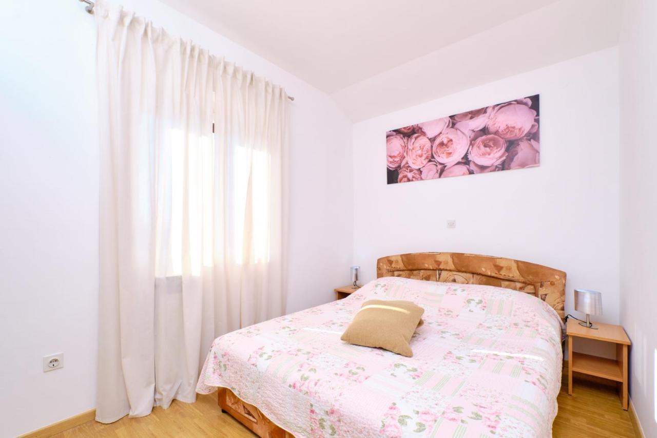 Apartments Vanda Mali Lošinj Dış mekan fotoğraf
