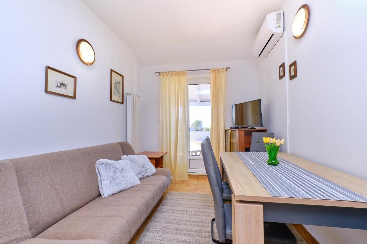 Apartments Vanda Mali Lošinj Dış mekan fotoğraf