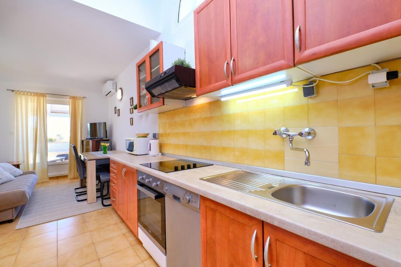 Apartments Vanda Mali Lošinj Dış mekan fotoğraf